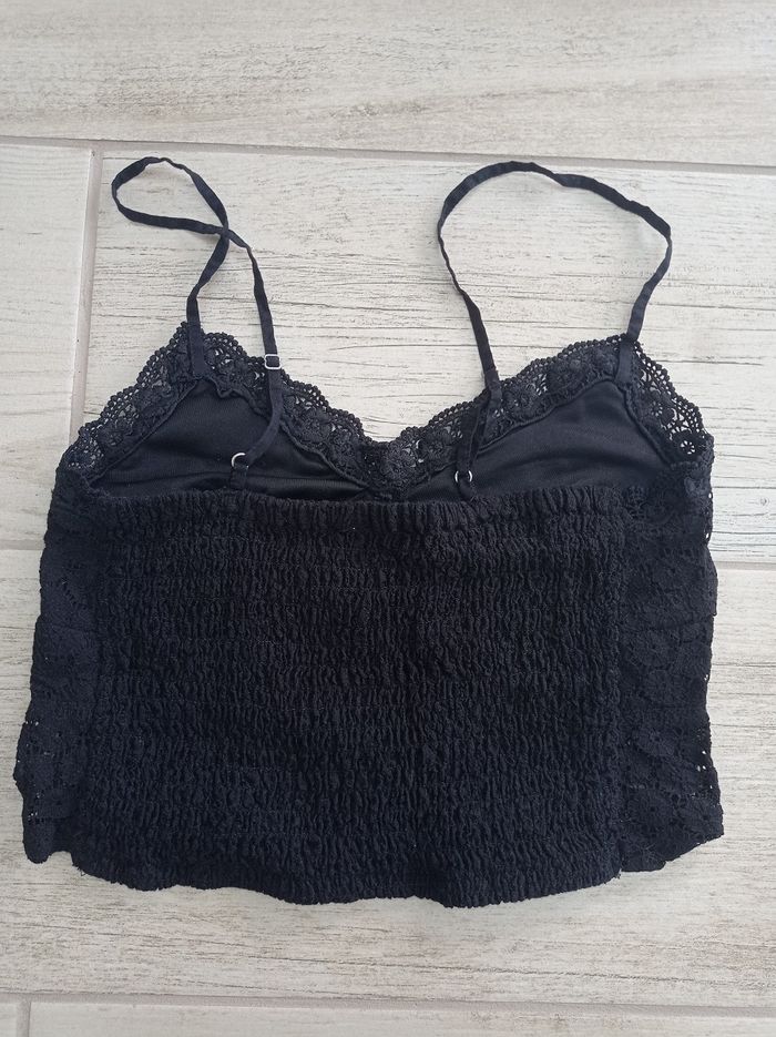 Crop-top type bustier noir - Stradivarius -Taille S - photo numéro 2