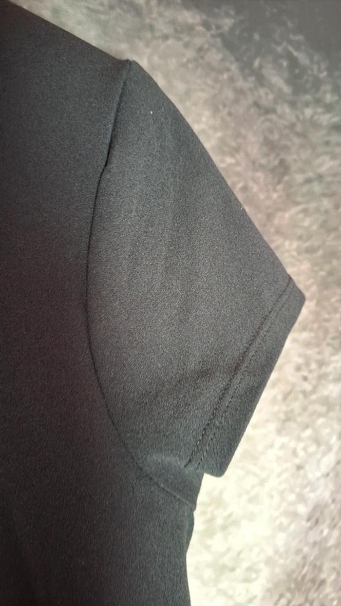 Robe noire chic col perles - photo numéro 6