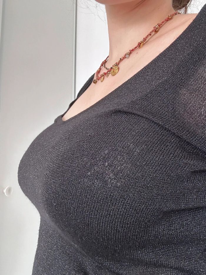 Pull fin noir à paillettes – Taille S/M – Sans marque Élégant | Léger | Brille discrètement - photo numéro 2