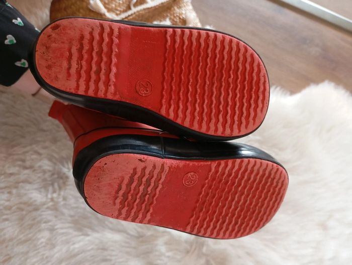 1€ bottes Minnie 💖 rouge et coeur noir pointure 23 - photo numéro 5