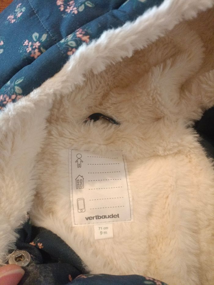 Superbe manteau  d'hiver bleu à fleurs - 9 mois - photo numéro 2