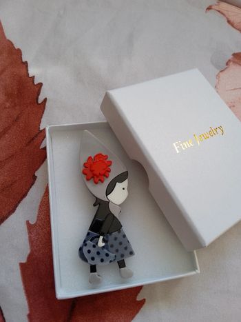 Broche le chaperon rouge