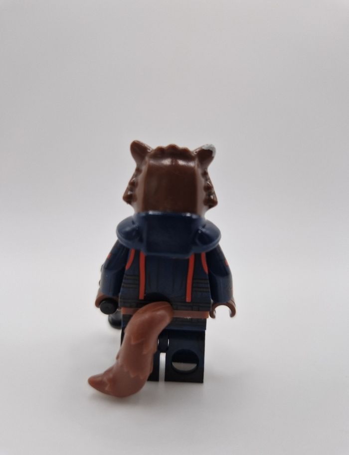 Figurine type lego Rocket les gardiens de la galaxie Marvel - photo numéro 3