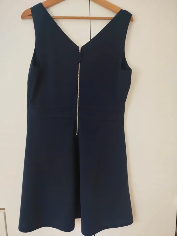 Robe bleue marine taille 42 neuve - photo numéro 3