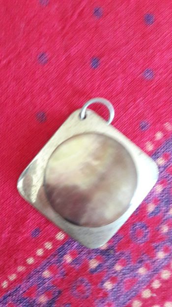 Pendentif rétro avec nacre