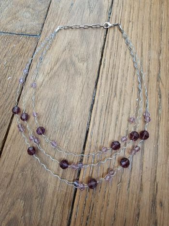 Collier violet