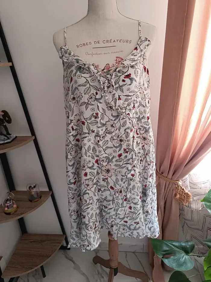 🎀 jolie robe blanche motif fleur c&a taille 44 🎀