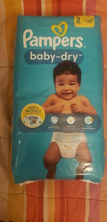 Couches pampers taille 2