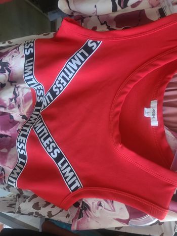 Tee shirt court