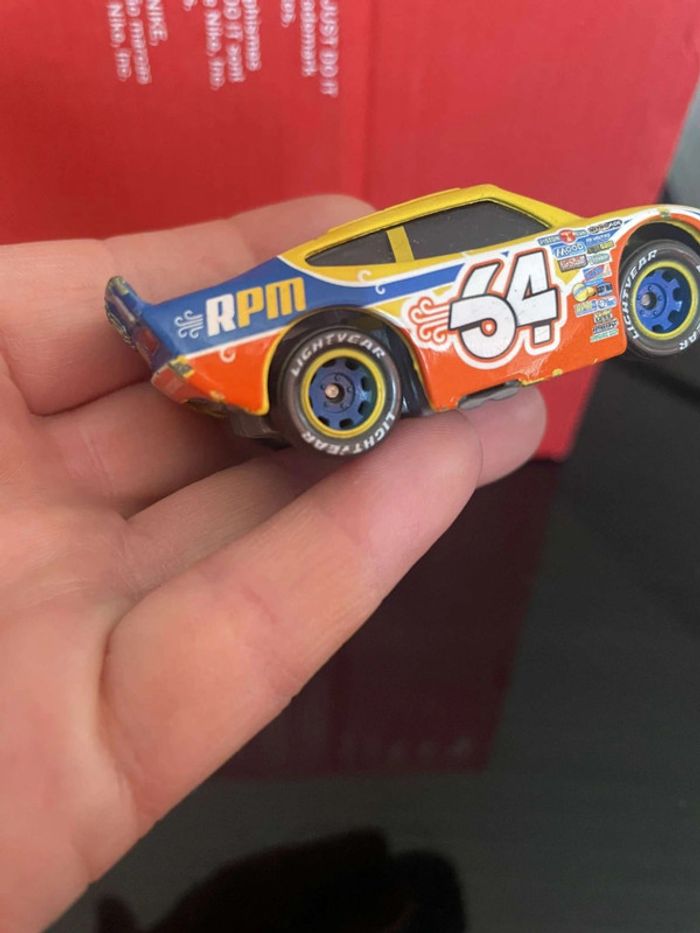 Voiture Cars Piston Coupe Cup Double Yeux Disney Pixar - photo numéro 7