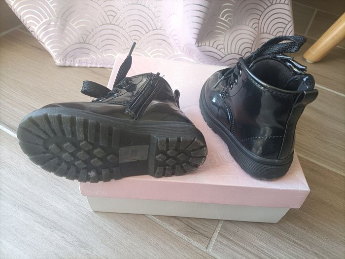 Bottines fille Gemo pointure 22 noires vernies zip Neuves - photo numéro 5