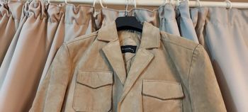 Veste beige en cuir, taille 42. Country woman