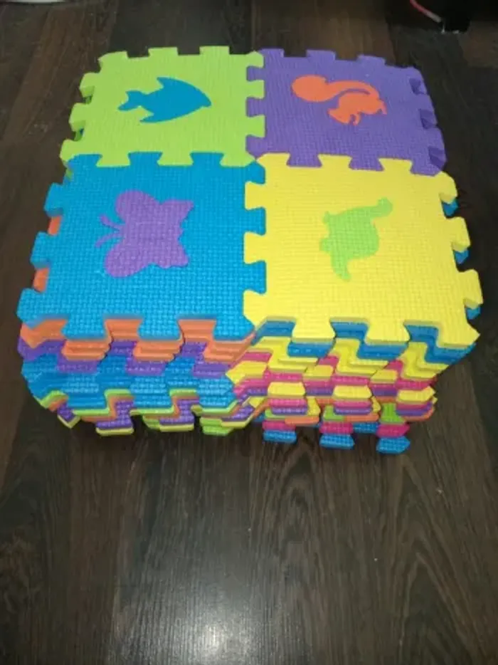 Tapis/Dalle/Puzzles en mousse - 61 pièces - Enfants - Multicolores