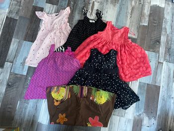 Très joli lot robe été fille 12 mois
