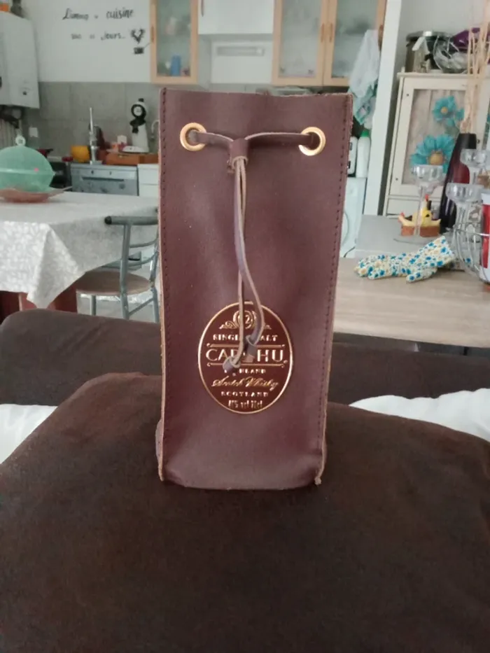 Sac étui à bouteille en cuir cardhu vintage