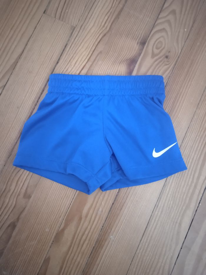 Short nike