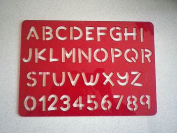 POCHOIR LETTRES ET CHIFFRES