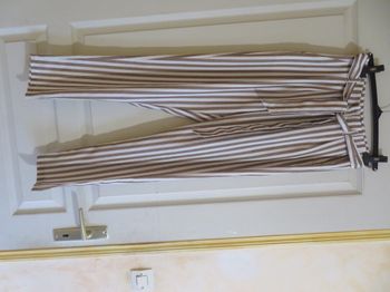 Très chic pantalon rayé