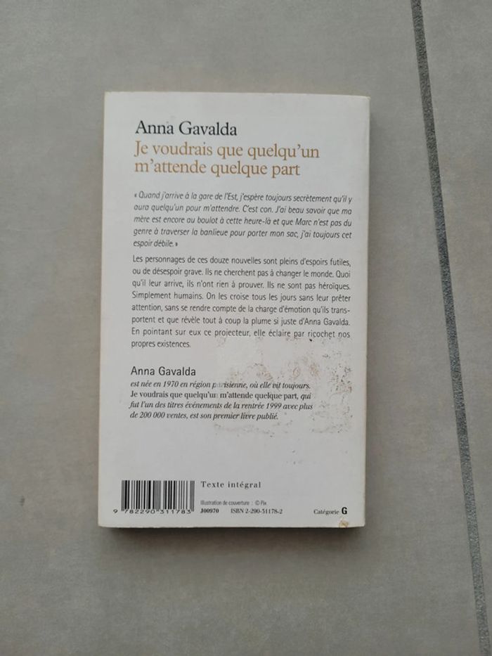 Je voudrais que quelqu'un m'attende quelque part - photo numéro 2