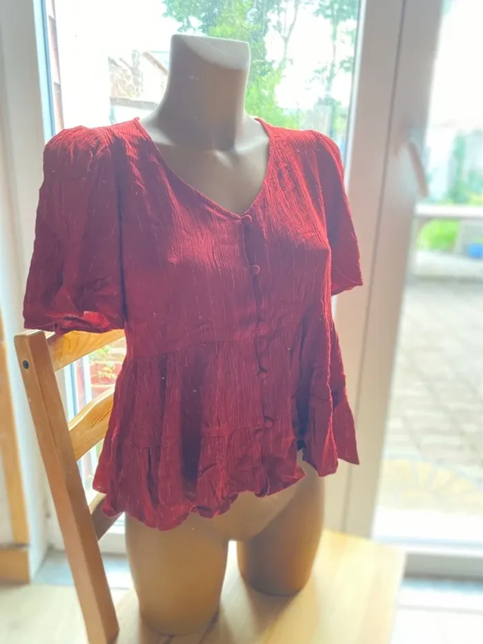 Haut Promod rouge fils dorés