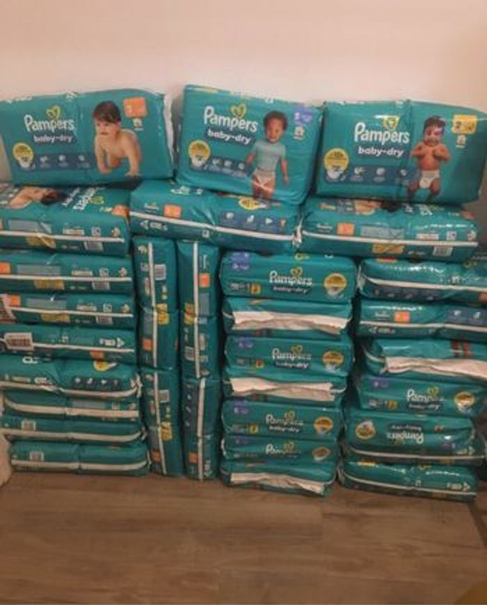 Couches Pampers baby dry taille 3 ou 4+ ou 5