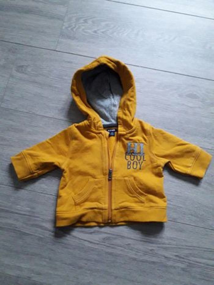 Sweat zippé kiabi 1mois - photo numéro 2
