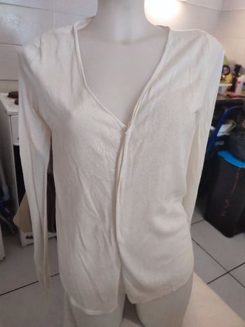 #kytie34femme. Gilet très fin manches longues taille 34