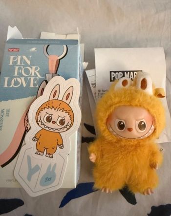 Popmart - labubu pin for love - original - Lettre Y