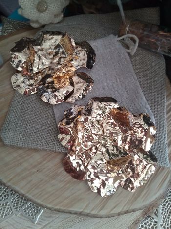 Boucles d'oreilles bohèmes grosses fleurs dorées