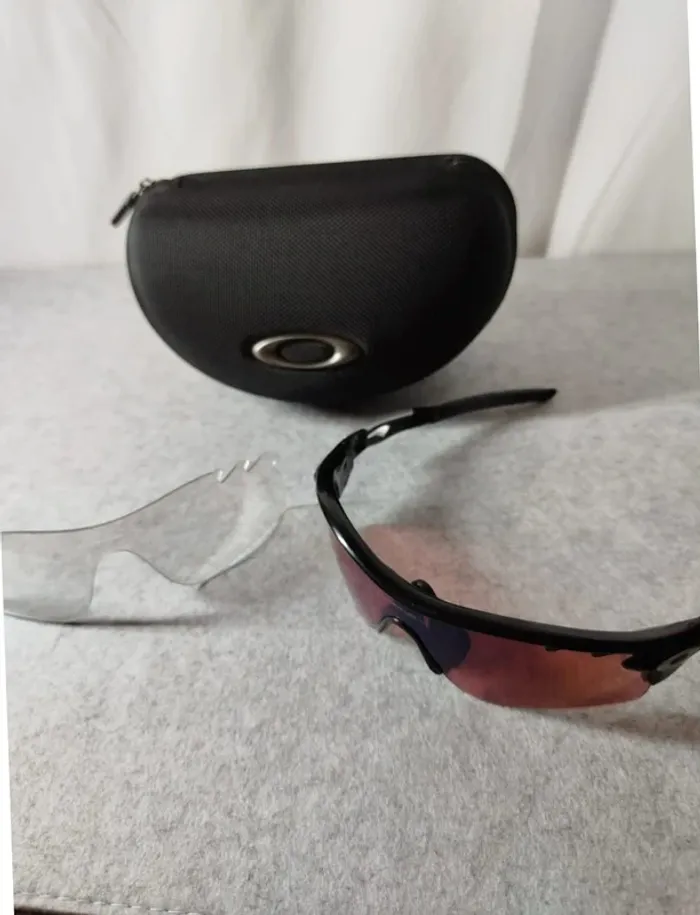Lunettes Oakley Radar Ev path - Personnalisables - Housse - Verre transparent - Valeur 214€