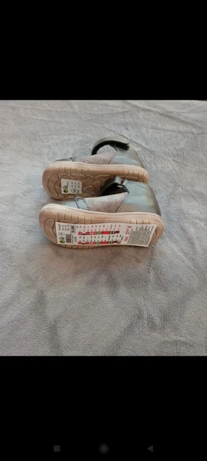 Petites chaussures - photo numéro 3