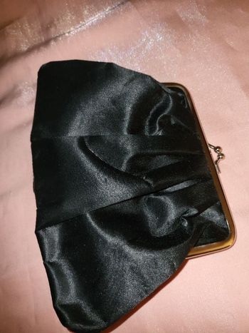 pochette ou porte monnaie, trousse maquillage, noir satinée