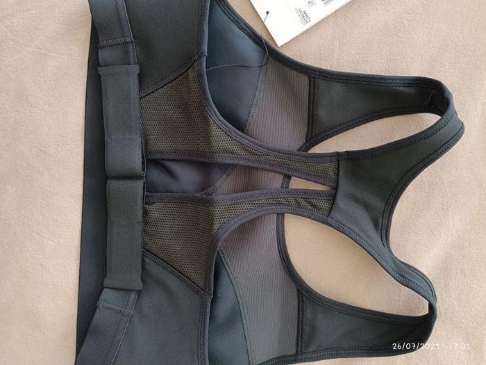 Brassière sport Nike noire - photo numéro 2