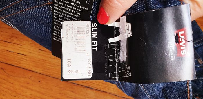 NEUF jean Levi's Strauss bleu taille 10 ans. Avec étiquette - photo numéro 5