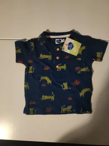 T shirt 12 mois neuf étiquette
