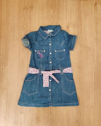 Robe en jean ceinture fleurie