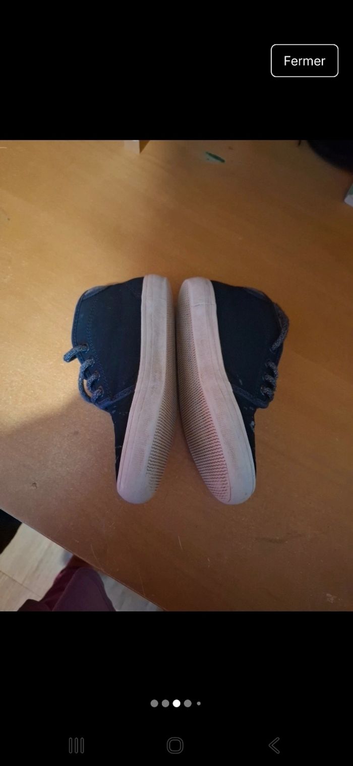 Chaussures garçon lacoste pointure 26 - photo numéro 3