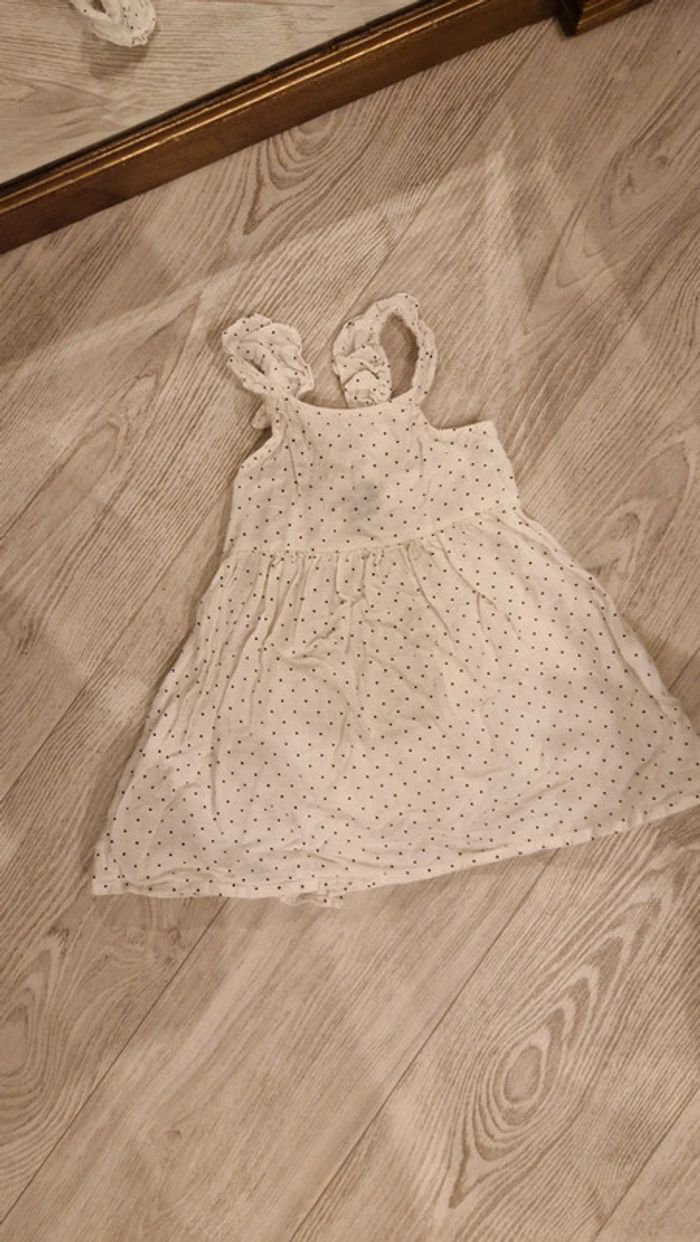 Superbe robe blanc cassé à pois noir en lin Kiabi 💫 24 mois