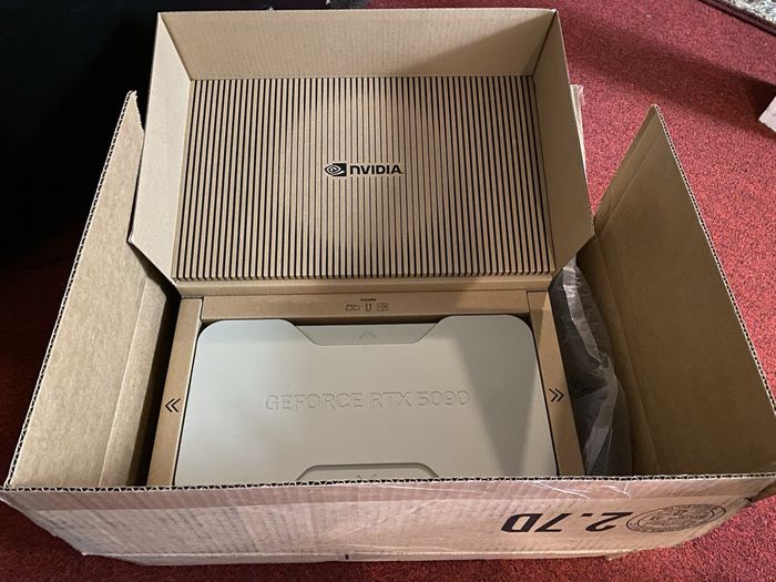 Carte graphique NVIDIA GeForce RTX 5090 FE Édition Fondateurs - photo numéro 2