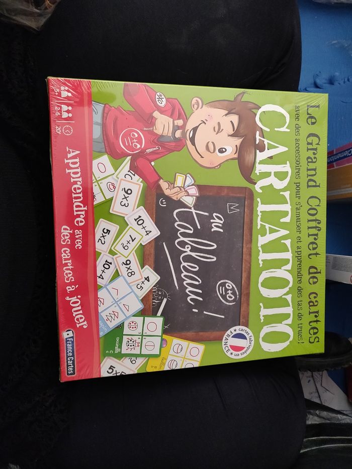 Jeux de société cartatoto neuf sous blister