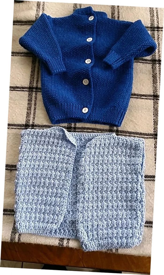 Lot de 2 gilets garçon taille6 mois