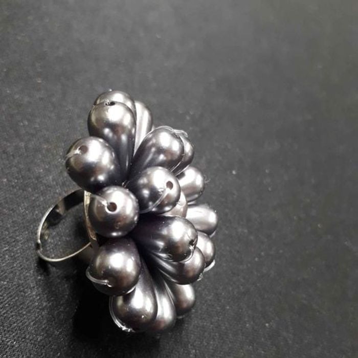 Bague perles longues gris - photo numéro 3