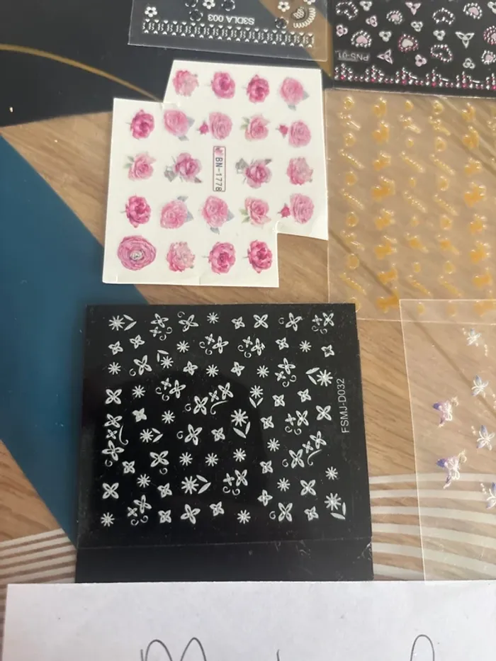 Lots stickers ongles - photo numéro 2