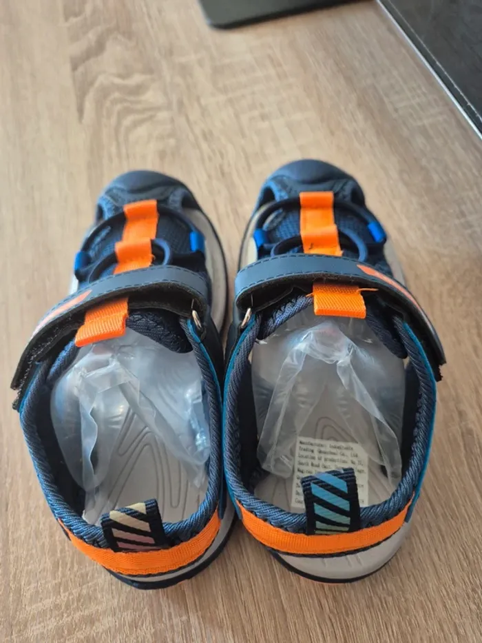 Sandales neuve taille 28 - photo numéro 4