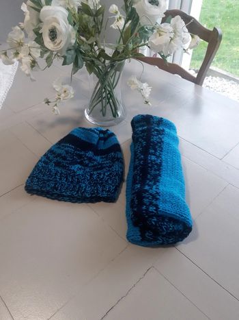 Lot bonnet et écharpe tricoté main