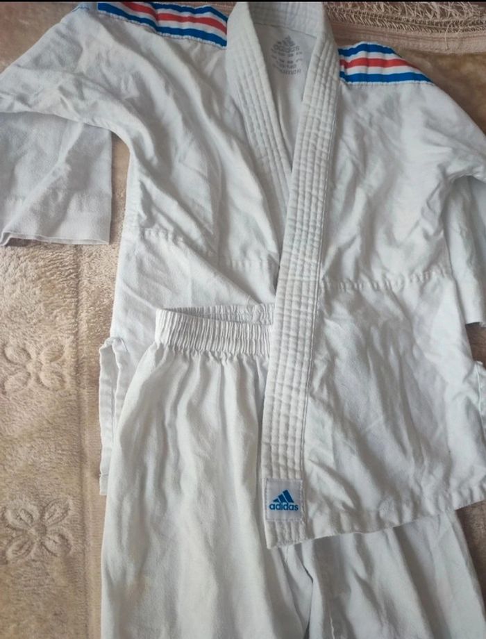 Kimono de judo Adidas - taille 130/140 - photo numéro 2