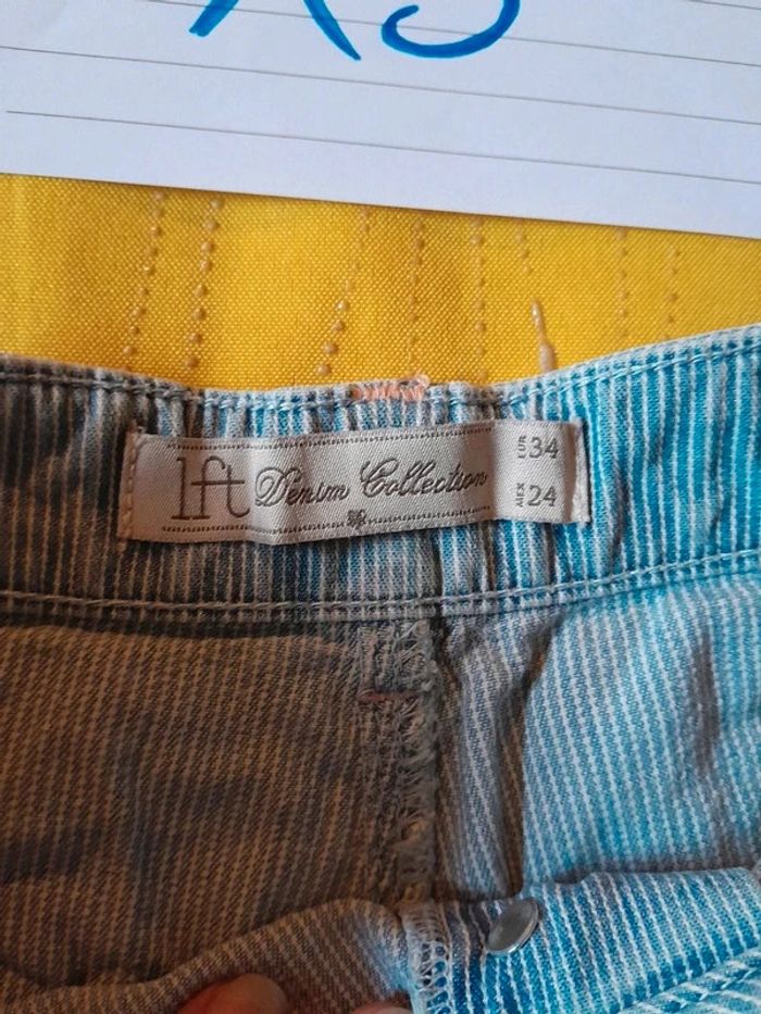 Mini short XS en jean bleu clair - photo numéro 4