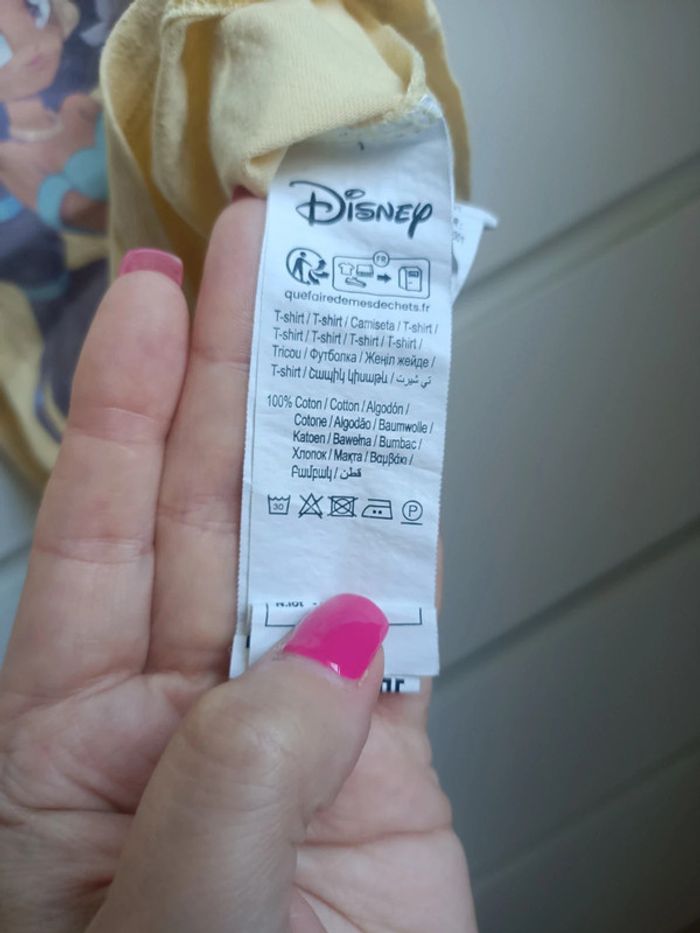T-shirt Disney taille 4ans - photo numéro 4