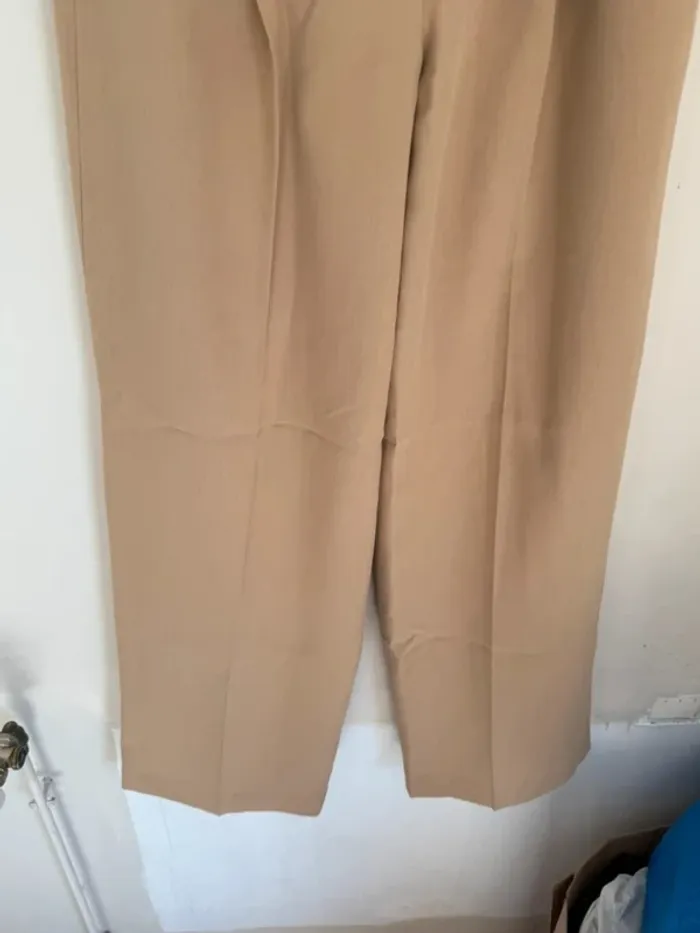 Pantalon beige Zara - photo numéro 4