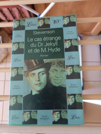 Livre le cas étrange du Dr jekyll et de mr hyde